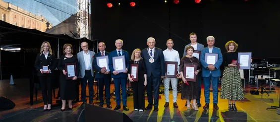 Wręczenie medali Urbi Meritus w Białymstoku