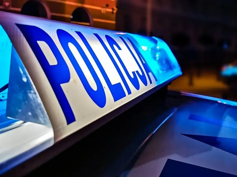Mężczyzna zatrzymany za przekroczenie prędkości i złamanie zakazu prowadzenia pojazdów