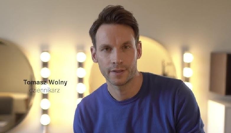Tomasz Wolny w ruchu na parkiecie 