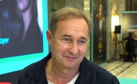 Młody Marek Kalita, student PWST w Krakowie, zamyślony, w czarno-białym portrecie z lat 80.